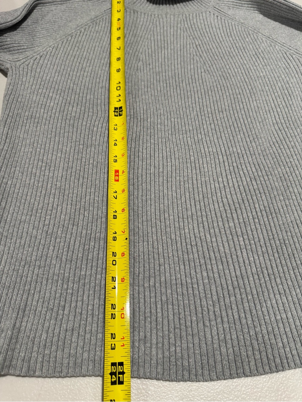 Eddie Bauer Light Gray Ribbed Turtleneck Sweater - Picture 7 of 9
